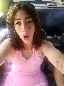 roxyrougee on StripChat