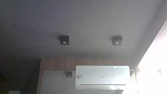 Freechat SkinnyKitten on StripChat