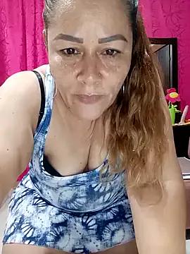 SluttyMilf79 on StripChat