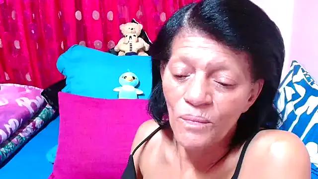 SLUTTYROXY on StripChat