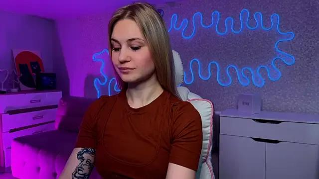 Sofia_Kenwood on StripChat