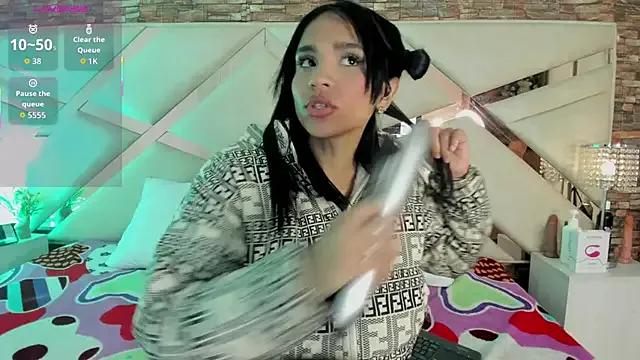 sophie_pariss on StripChat