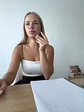 streetdoll on StripChat