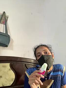 sweetreddy-02 on StripChat