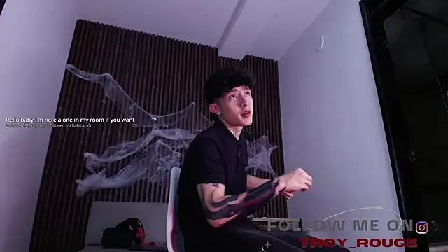 troy_rouge on StripChat