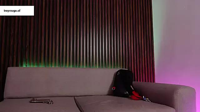 troy_rouge on StripChat