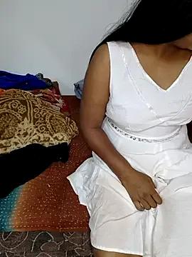 Freechat Unique_MomandDaughterrs on StripChat