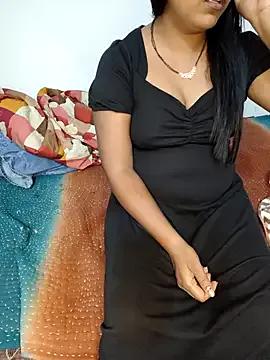 Freechat Unique_MomandDaughterrs on StripChat