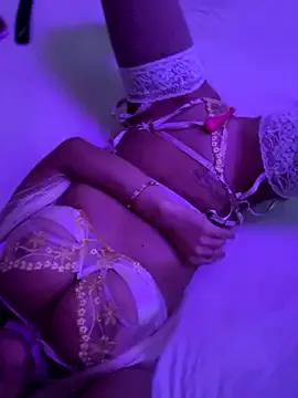 Vicsi30 on StripChat