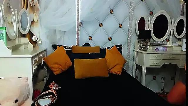 xplayfullblondexx on StripChat