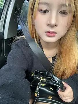 yuki_june on StripChat