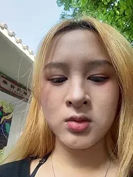 yuki_june on StripChat