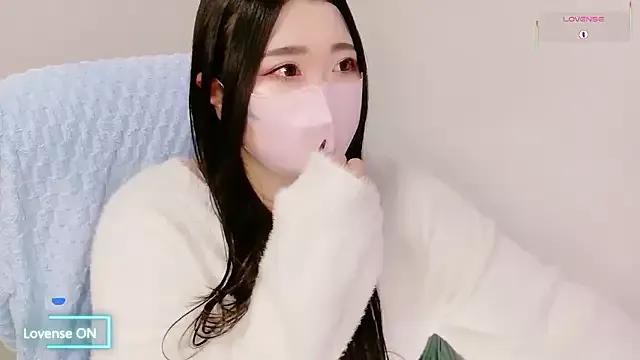 Group yukinko_o_ on StripChat