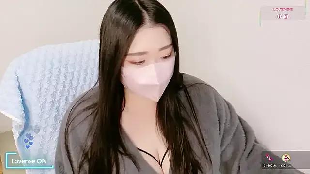 Group yukinko_o_ on StripChat